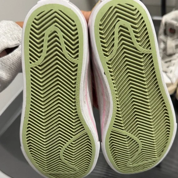 Converse Kids Sneakers - White and Pink - Picture 11 of 11